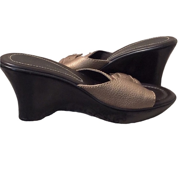 Tommy Hilfiger Greer Metallic Gold Leather Wedges Sandals Platforms Sz 8M - Picture 3 of 8